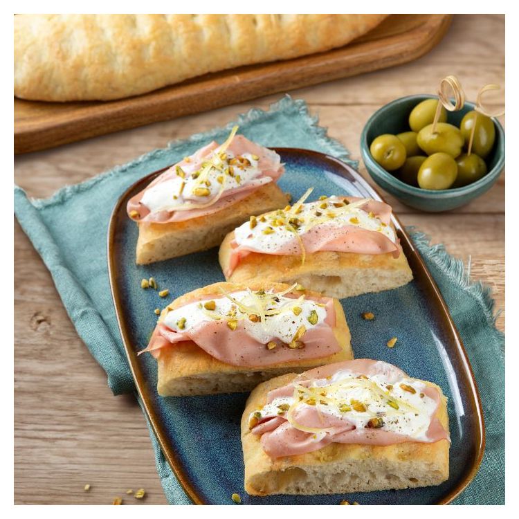 MORTADELLA POCKET, STRACCIATELLA DI BURRATA AND PISTACHIOS