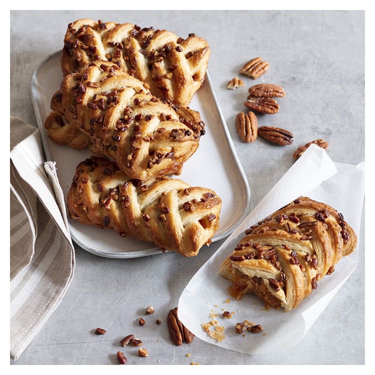 Warkocz z orzechami pecan i syropem klonowym