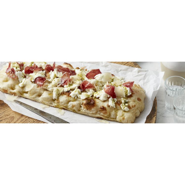 PINSA MET MOZZARELLA, HAM EN PESTO